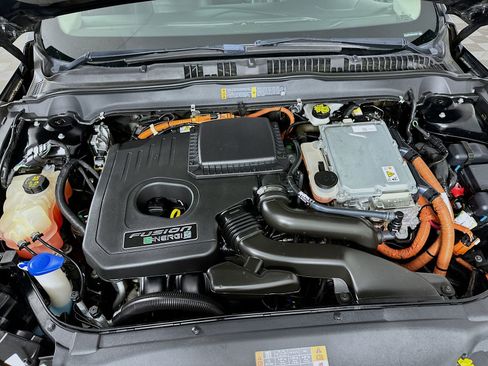 Used 2016 Ford Fusion Energi SE FWD image 31