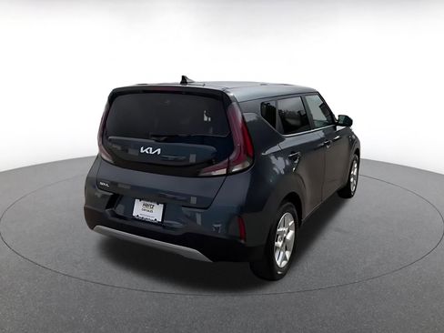 Used 2025 Kia Soul LX w/ LX Technology Package FWD image 14