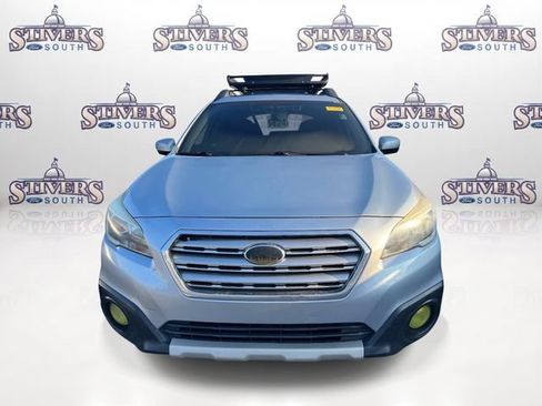 Used 2017 Subaru Outback 2.5i Limited AWD/4WD image 2