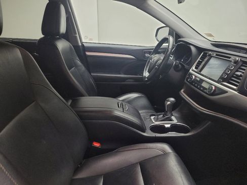 Used 2019 Toyota Highlander XLE w/ Protection Package #3 AWD/4WD image 21