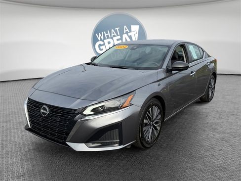 Used 2024 Nissan Altima 2.5 SV image 8