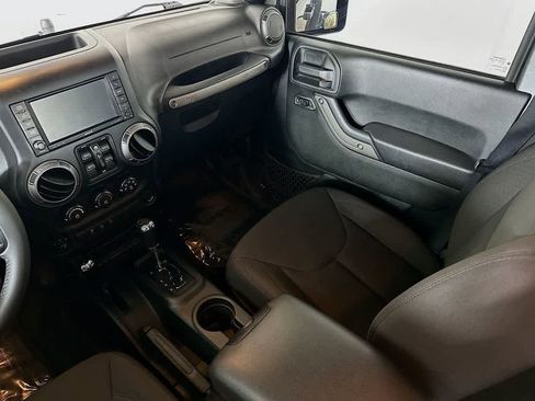 Used 2018 Jeep Wrangler Unlimited Sport S AWD/4WD image 11