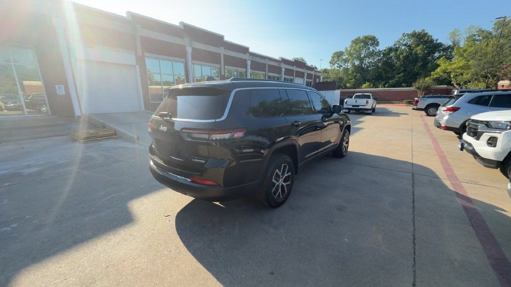 Used 2025 Jeep Grand Cherokee L Limited AWD/4WD image 4