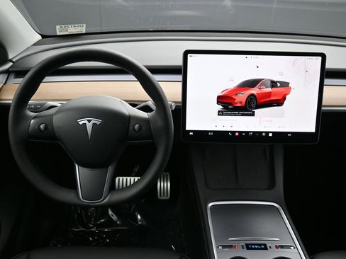 Used 2022 Tesla Model Y Performance AWD/4WD image 5