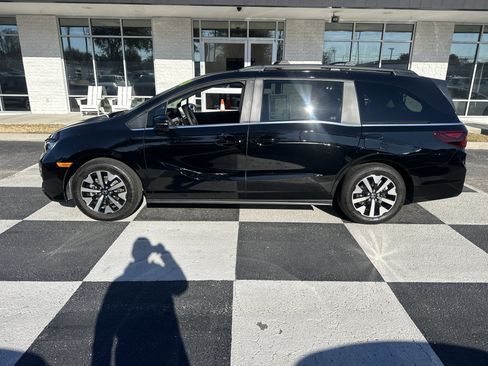 Used 2026 Honda Odyssey EX-L image 1