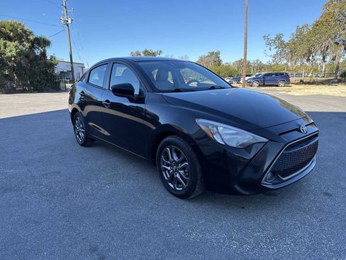 Used 2019 Toyota Yaris LE image 8