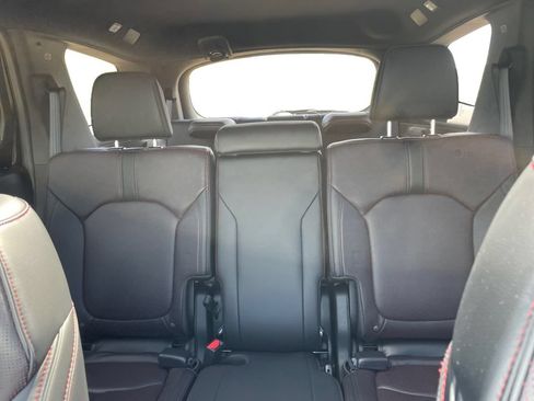 Used 2025 Honda Pilot Black Edition image 29