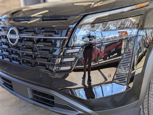 New 2026 Nissan Pathfinder SV image 13