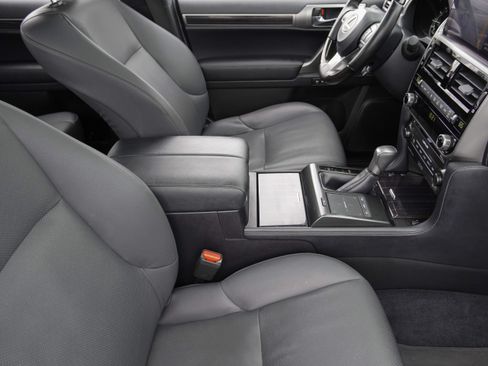 Used 2022 Lexus GX 460 Premium w/ Accessory Package AWD/4WD image 12