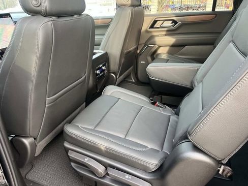 New 2026 GMC Yukon XL Denali w/ Sun & Power Step Package image 12