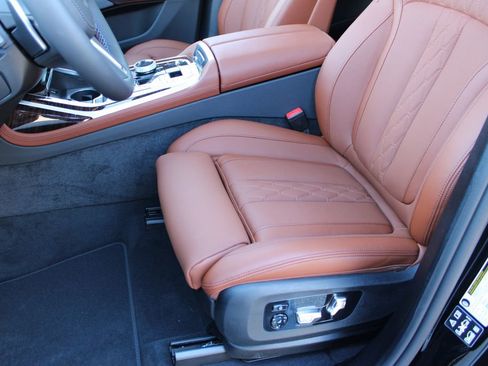 New 2026 BMW X7 M60i image 22