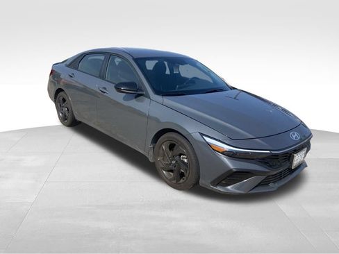 Used 2026 Hyundai Elantra Sport FWD image 9