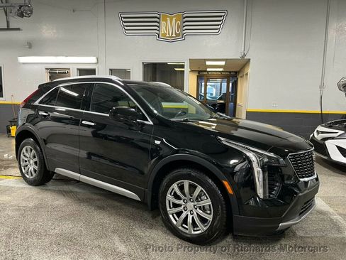 Used 2019 Cadillac XT4 Premium Luxury image 1
