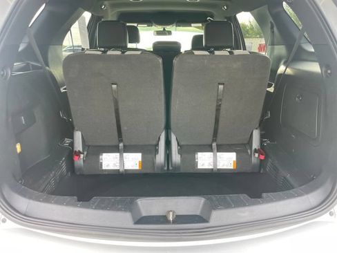 Used 2017 Ford Explorer XLT w/ Equipment Group 202A FWD image 33