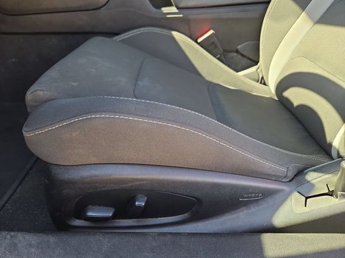 Used 2020 Chevrolet Camaro LT RWD image 17