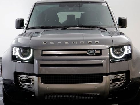 Used 2023 Land Rover Defender 130 SE image 24