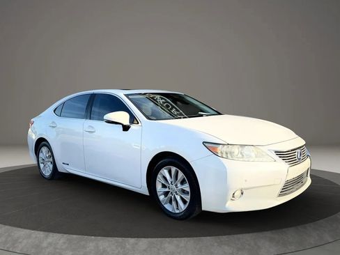 Used 2013 Lexus ES 300h w/ Luxury Pkg FWD image 3