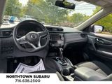 Used 2018 Nissan Rogue SV image 3