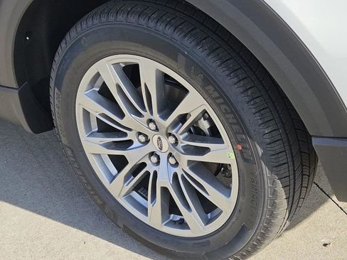 New 2026 Ford Explorer Platinum image 9