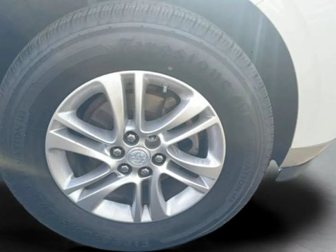 Used 2018 Buick Enclave Essence FWD image 25
