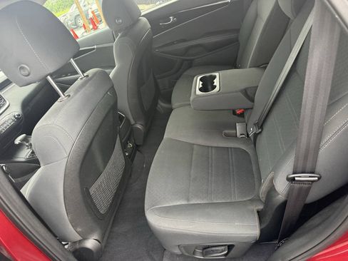 Used 2020 Kia Sorento LX FWD image 20