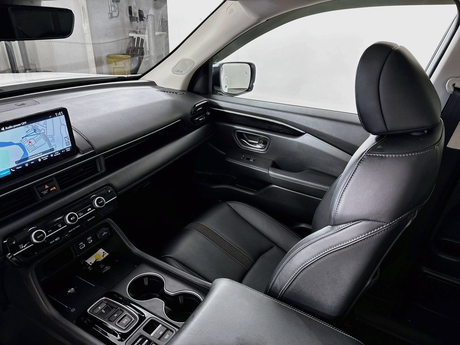Used 2025 Honda Pilot Touring image 21