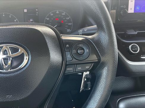 Used 2025 Toyota Corolla LE FWD image 24