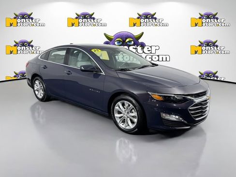 Used 2025 Chevrolet Malibu LT FWD image 3