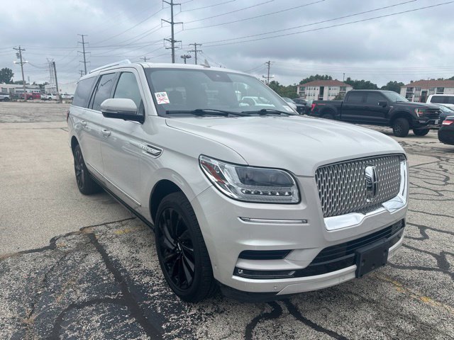 Used 2021 Lincoln Navigator L Reserve AWD/4WD image 5