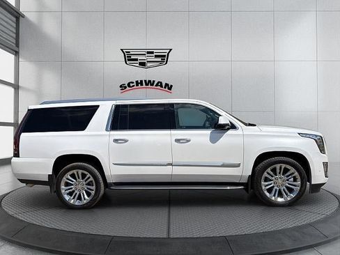Used 2018 Cadillac Escalade ESV Premium Luxury w/ LPO, Radiant Package AWD/4WD image 3