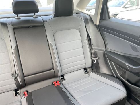 Used 2025 Volkswagen Jetta SE image 37