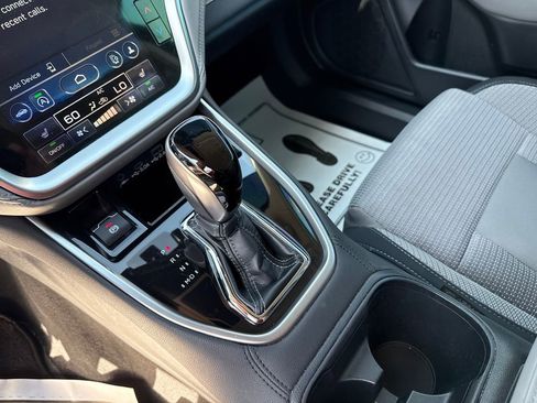 Used 2024 Subaru Outback Premium AWD/4WD image 27