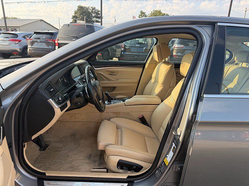 Used 2014 BMW 550i xDrive Sedan AWD/4WD image 10