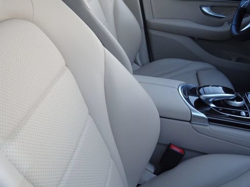 Used 2017 Mercedes-Benz GLC 300 4MATIC image 10