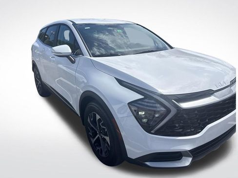 Used 2025 Kia Sportage EX image 2