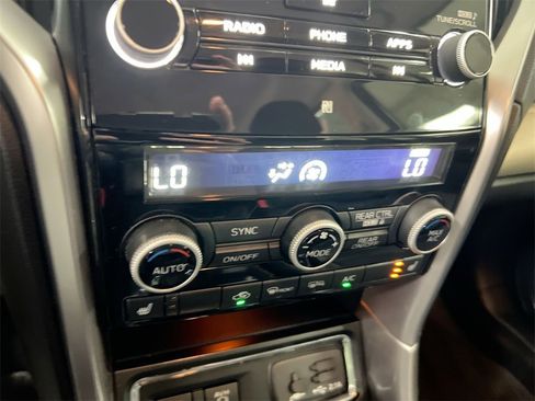 Used 2022 Subaru Ascent Limited image 15