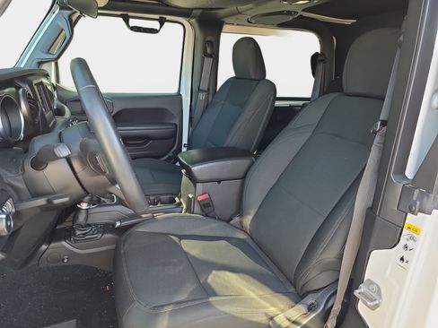 Used 2018 Jeep Wrangler Sport AWD/4WD image 5