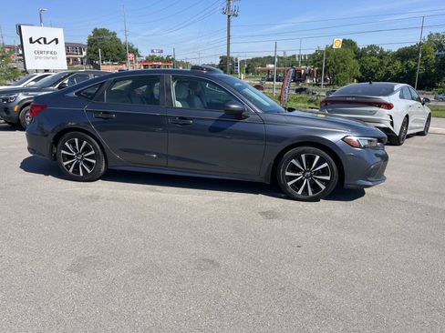 Used 2022 Honda Civic EX image 2