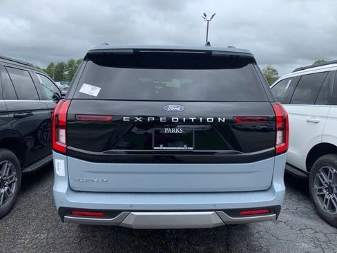 New 2025 Ford Expedition Platinum w/ Driver's Package image 18