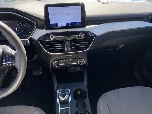 Used 2021 Ford Escape SE image 13