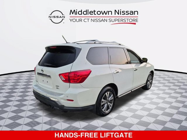 Used 2017 Nissan Pathfinder SL w/ SL Premium Package AWD/4WD image 3