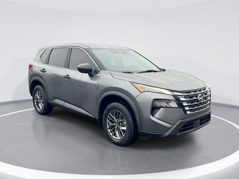 Used 2024 Nissan Rogue S image 1