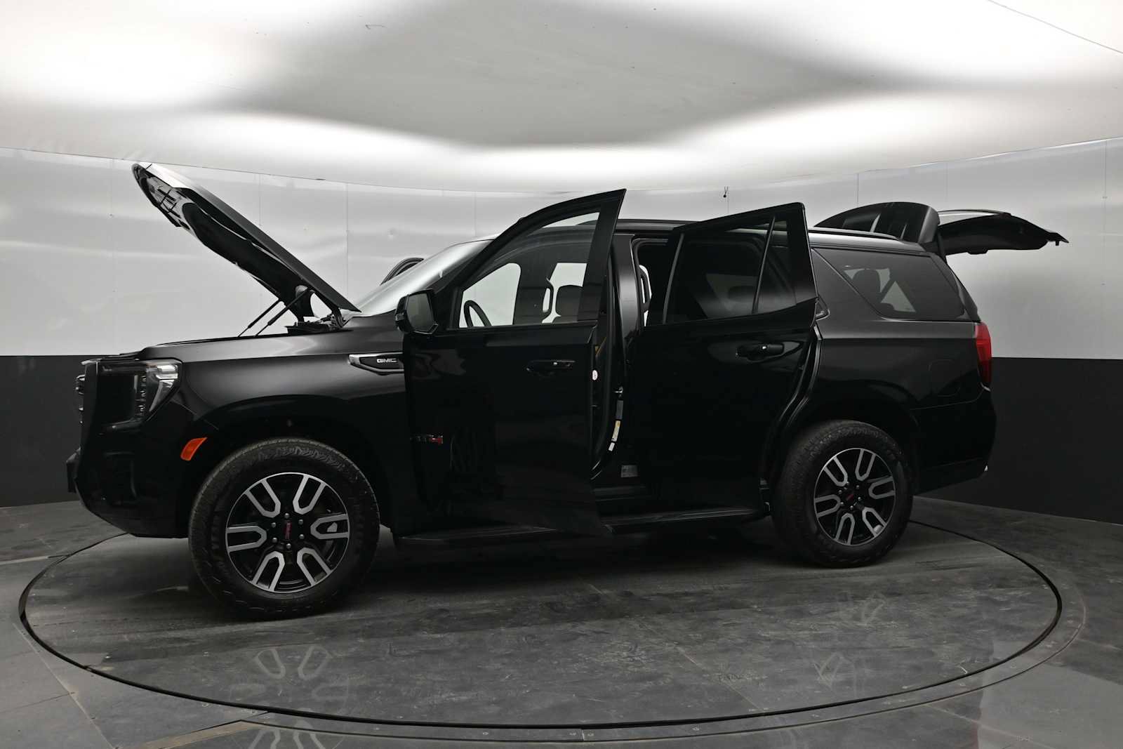 Used 2024 GMC Yukon AT4 AWD/4WD image 43