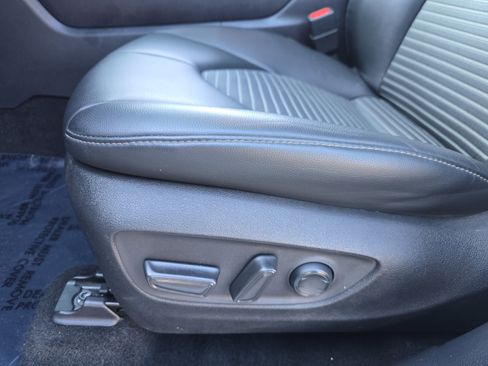 Used 2023 Toyota Highlander XSE image 31