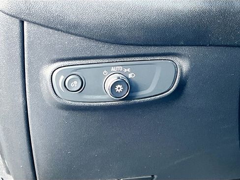 Used 2024 Chevrolet Equinox RS w/ LPO, Floor Liner Package AWD/4WD image 10