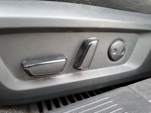 Used 2023 Nissan Rogue SV image 5