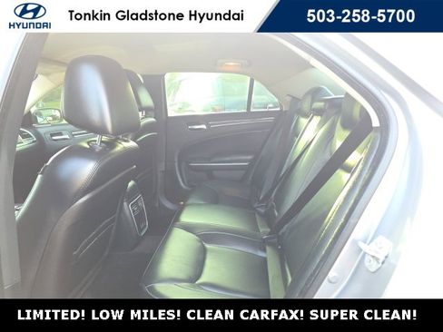 Used 2015 Chrysler 300 Limited w/ Driver Convenience Group image 25