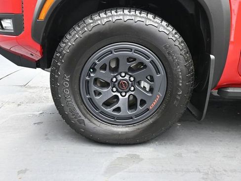 Used 2025 Nissan Frontier PRO-4X w/ Pro Convenience Package AWD/4WD image 15