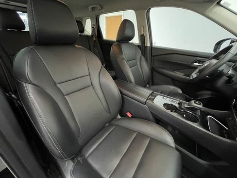 Used 2024 Nissan Rogue SL image 18