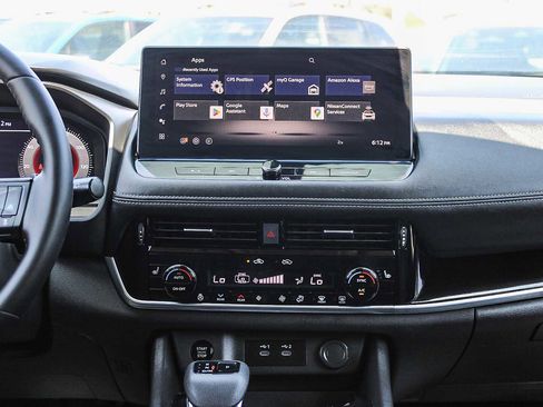 Used 2025 Nissan Rogue SL w/ SL Premium Package image 13